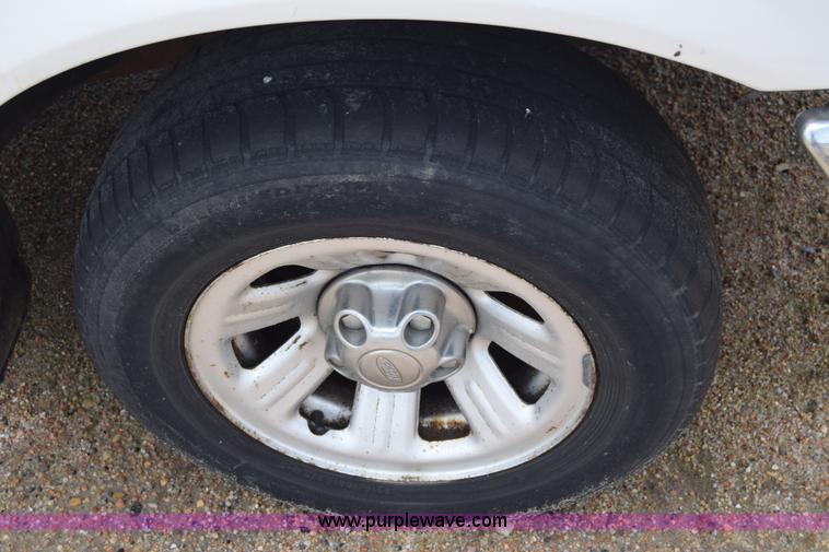 image for item J6639 2002 Ford Ranger pickup truck