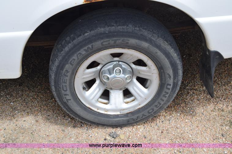 image for item J6639 2002 Ford Ranger pickup truck