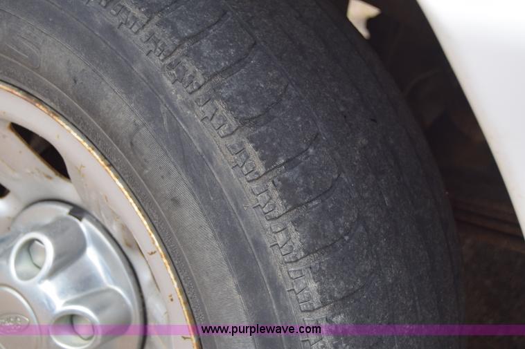 image for item J6639 2002 Ford Ranger pickup truck