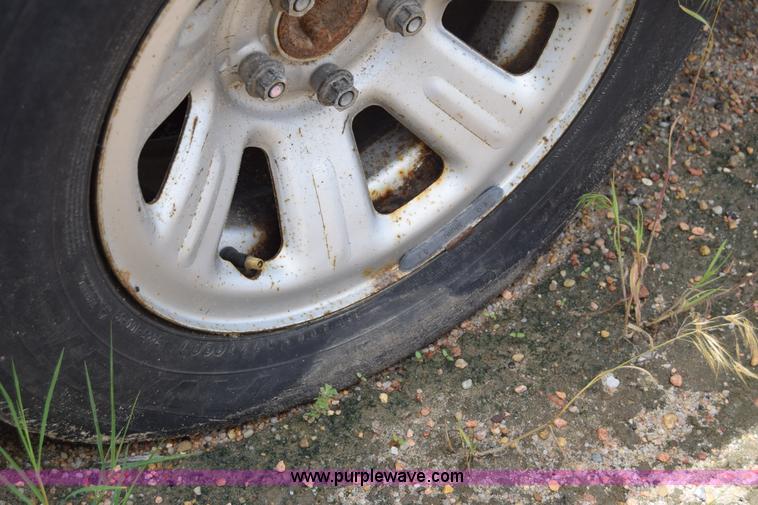 image for item J6639 2002 Ford Ranger pickup truck