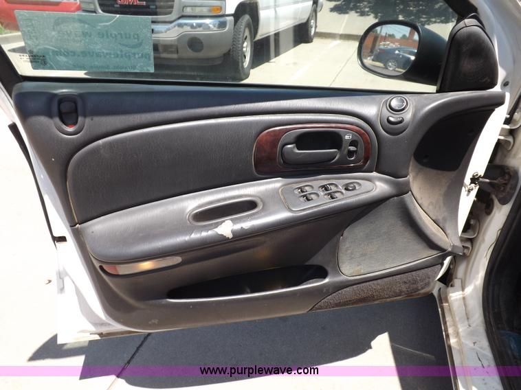 image for item K3971 2000 Chrylser Concorde