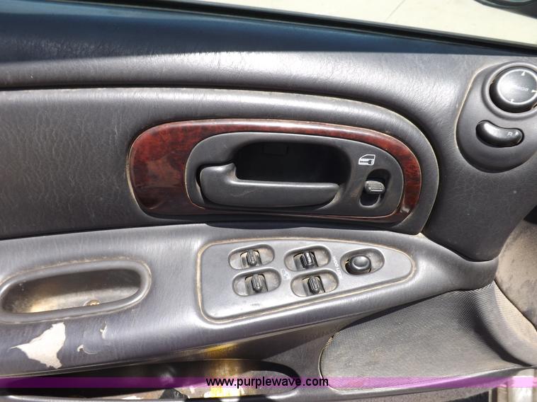 image for item K3971 2000 Chrylser Concorde