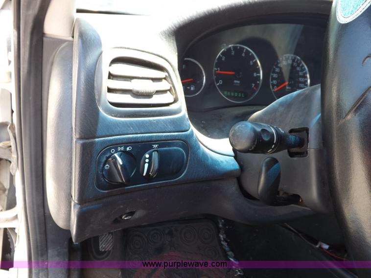 image for item K3971 2000 Chrylser Concorde