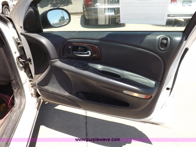 image for item K3971 2000 Chrylser Concorde