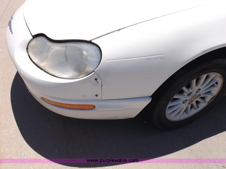 image for item K3971 2000 Chrylser Concorde