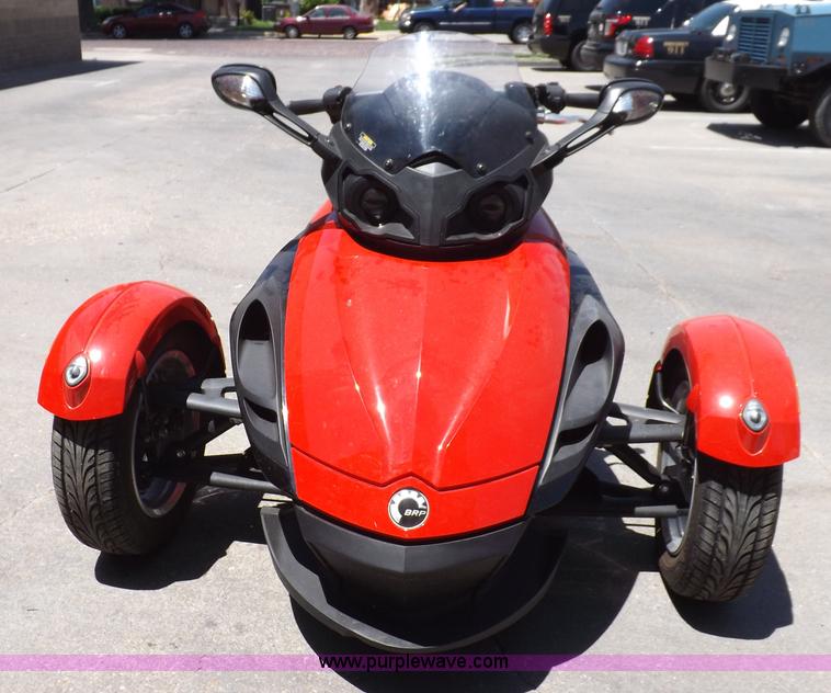 image for item K3972 2009 Can-am Spyder RT motorcycle