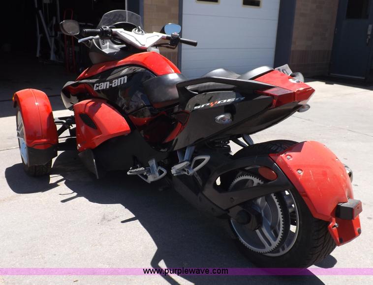 image for item K3972 2009 Can-am Spyder RT motorcycle