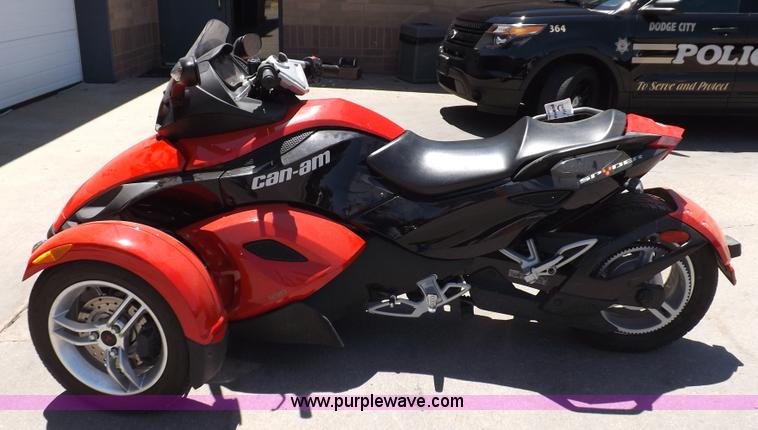 image for item K3972 2009 Can-am Spyder RT motorcycle