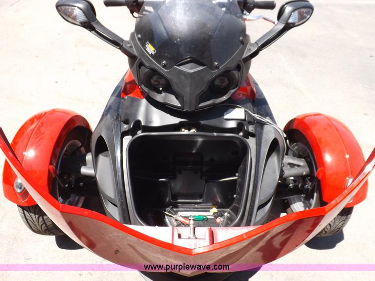 image for item K3972 2009 Can-am Spyder RT motorcycle