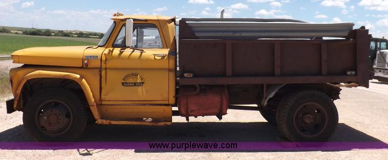image for item K3985 1965 Chevrolet C60 dump truck