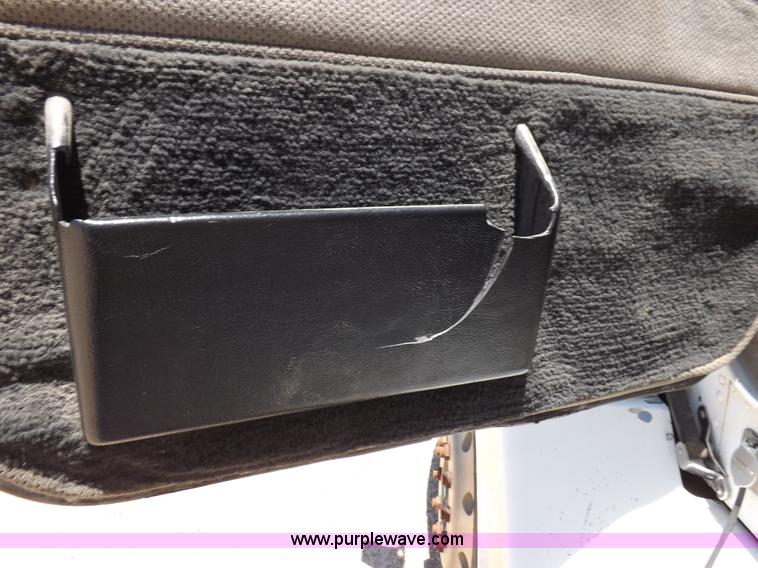 image for item K3987 1992 Freightliner FLD120 semi truck