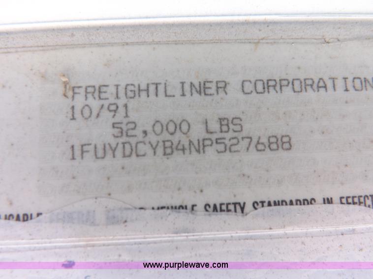 image for item K3987 1992 Freightliner FLD120 semi truck