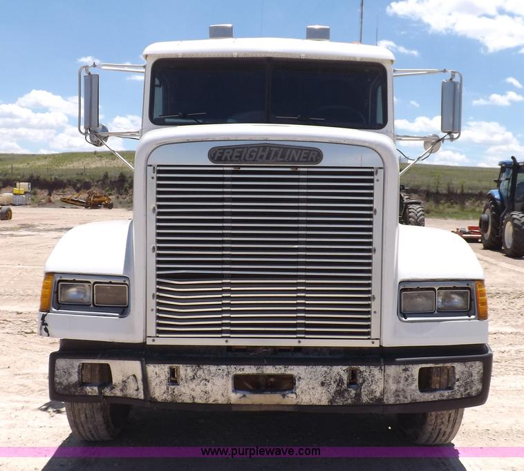 image for item K3988 1992 Freightliner FLD120 semi truck