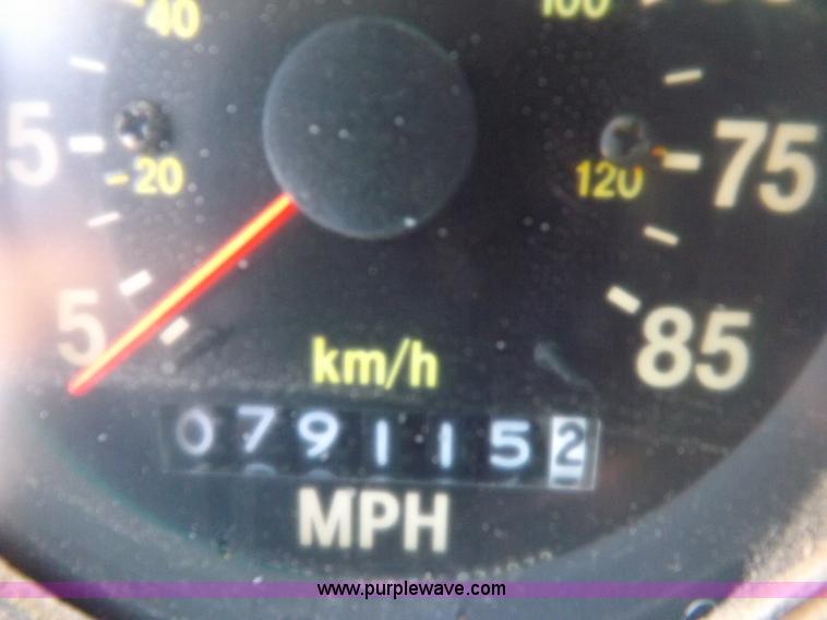 image for item K3988 1992 Freightliner FLD120 semi truck