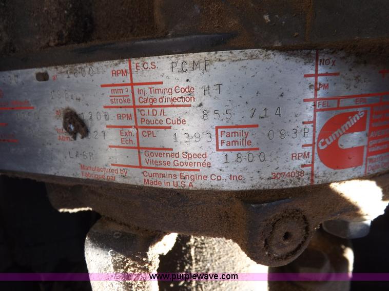 image for item K3988 1992 Freightliner FLD120 semi truck