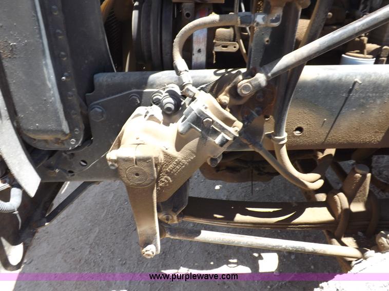 image for item K3988 1992 Freightliner FLD120 semi truck