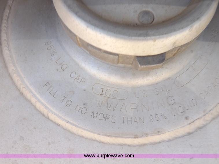 image for item K3988 1992 Freightliner FLD120 semi truck