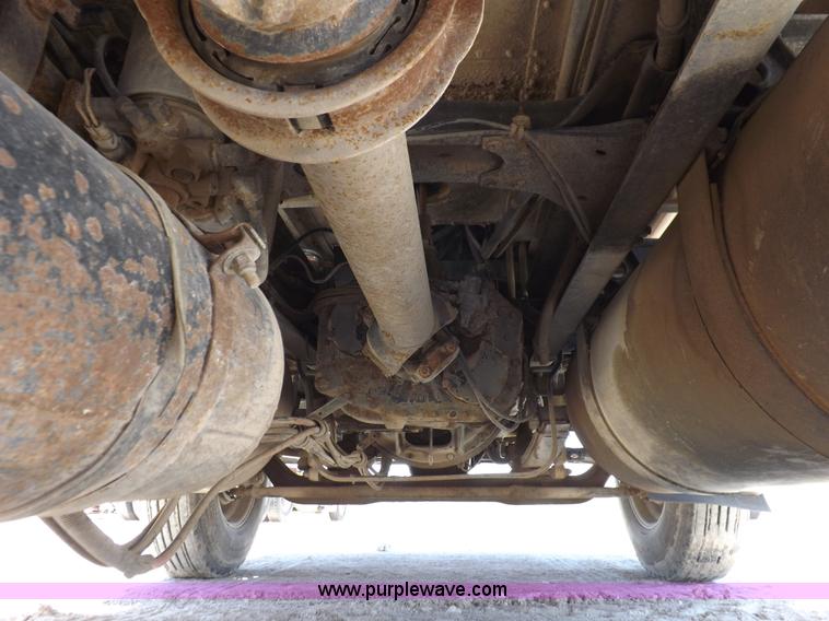 image for item K3988 1992 Freightliner FLD120 semi truck