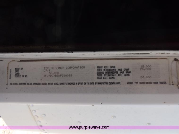 image for item K3988 1992 Freightliner FLD120 semi truck