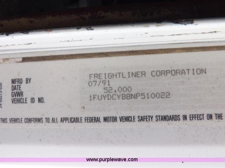 image for item K3988 1992 Freightliner FLD120 semi truck