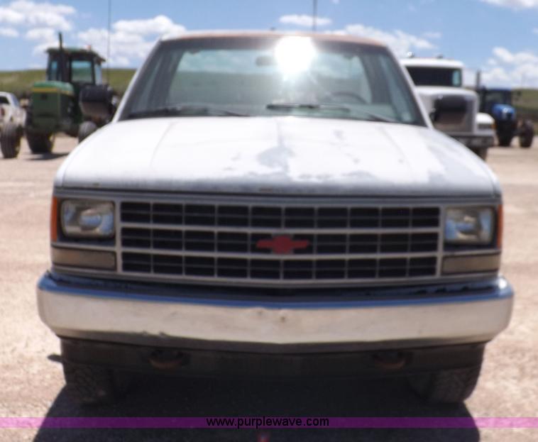 image for item K3989 1989 Chevrolet Cheyenne 1500 pickup truck