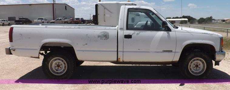 image for item K3989 1989 Chevrolet Cheyenne 1500 pickup truck