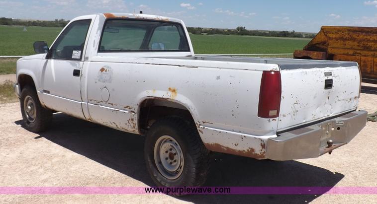 image for item K3989 1989 Chevrolet Cheyenne 1500 pickup truck