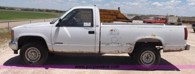 image for item K3989 1989 Chevrolet Cheyenne 1500 pickup truck