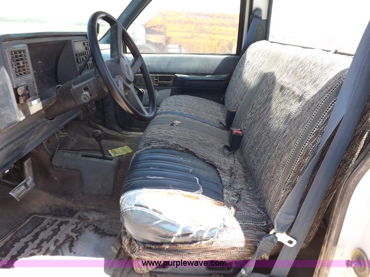 image for item K3989 1989 Chevrolet Cheyenne 1500 pickup truck