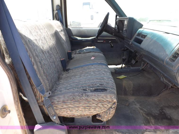 image for item K3989 1989 Chevrolet Cheyenne 1500 pickup truck