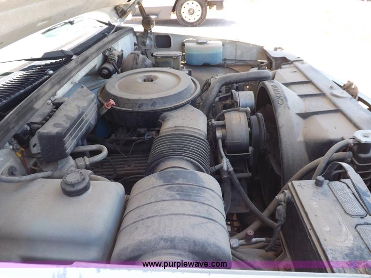 image for item K3989 1989 Chevrolet Cheyenne 1500 pickup truck