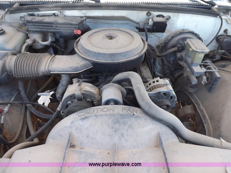 image for item K3989 1989 Chevrolet Cheyenne 1500 pickup truck