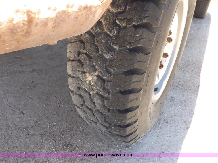 image for item K3989 1989 Chevrolet Cheyenne 1500 pickup truck