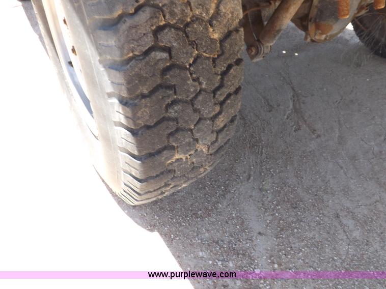 image for item K3989 1989 Chevrolet Cheyenne 1500 pickup truck