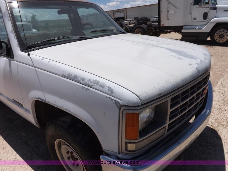 image for item K3989 1989 Chevrolet Cheyenne 1500 pickup truck