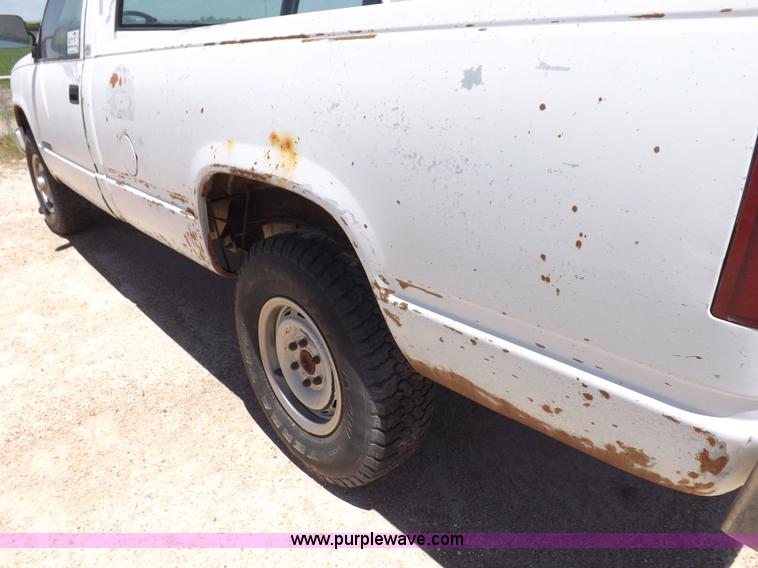 image for item K3989 1989 Chevrolet Cheyenne 1500 pickup truck