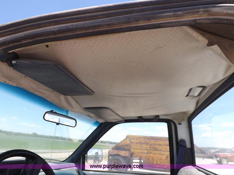 image for item K3989 1989 Chevrolet Cheyenne 1500 pickup truck