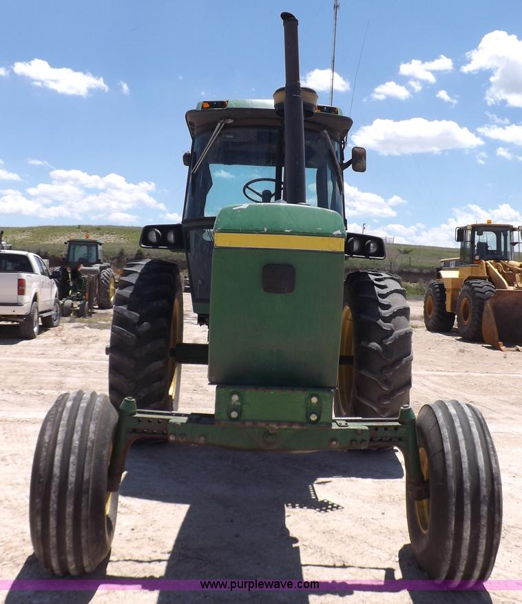 image for item K3990 1982 John Deere 4440 tractor