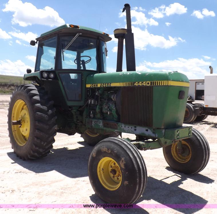 image for item K3990 1982 John Deere 4440 tractor