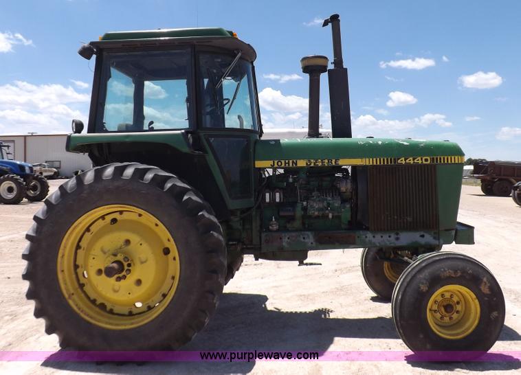 image for item K3990 1982 John Deere 4440 tractor