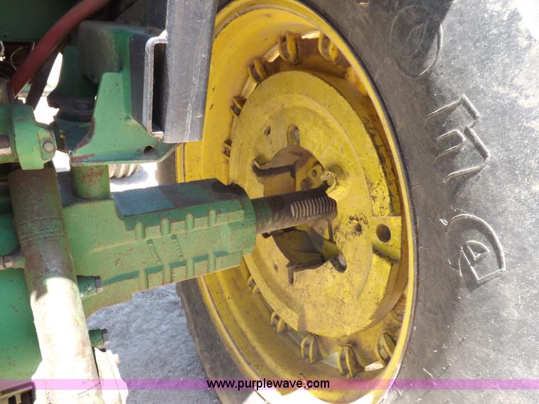 image for item K3990 1982 John Deere 4440 tractor