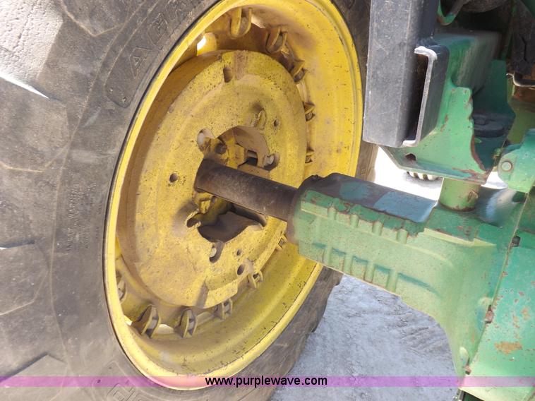 image for item K3990 1982 John Deere 4440 tractor