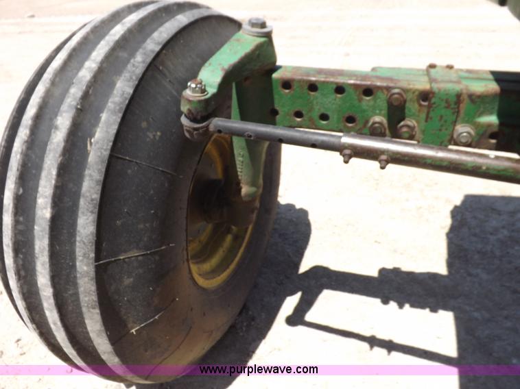 image for item K3990 1982 John Deere 4440 tractor