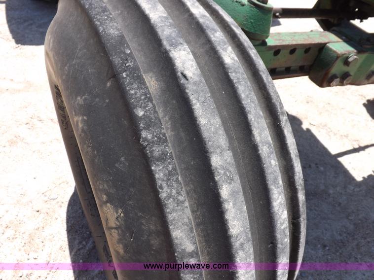 image for item K3990 1982 John Deere 4440 tractor