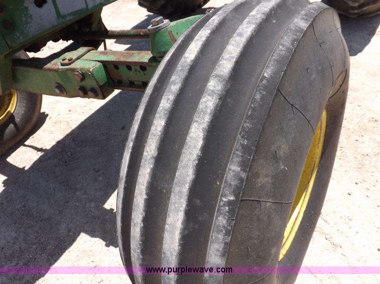 image for item K3990 1982 John Deere 4440 tractor