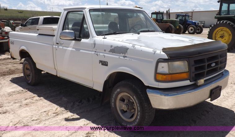 image for item K3992 1992 Ford F150 pickup truck