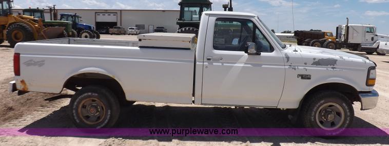 image for item K3992 1992 Ford F150 pickup truck