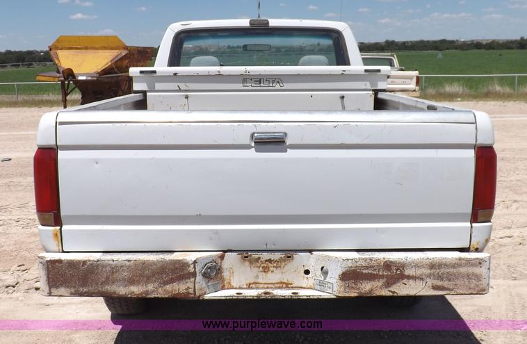 image for item K3992 1992 Ford F150 pickup truck