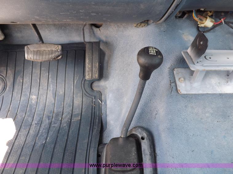 image for item K3992 1992 Ford F150 pickup truck