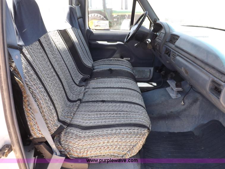 image for item K3992 1992 Ford F150 pickup truck